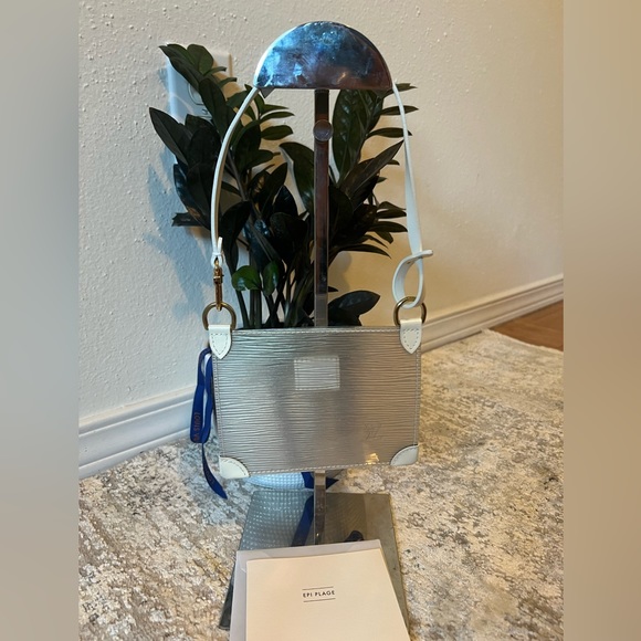 🌹RARE LOUIS VUITTON Epi Plage Mini Lagoon Bay Tote
Bag White Clear - Picture 2 of 14